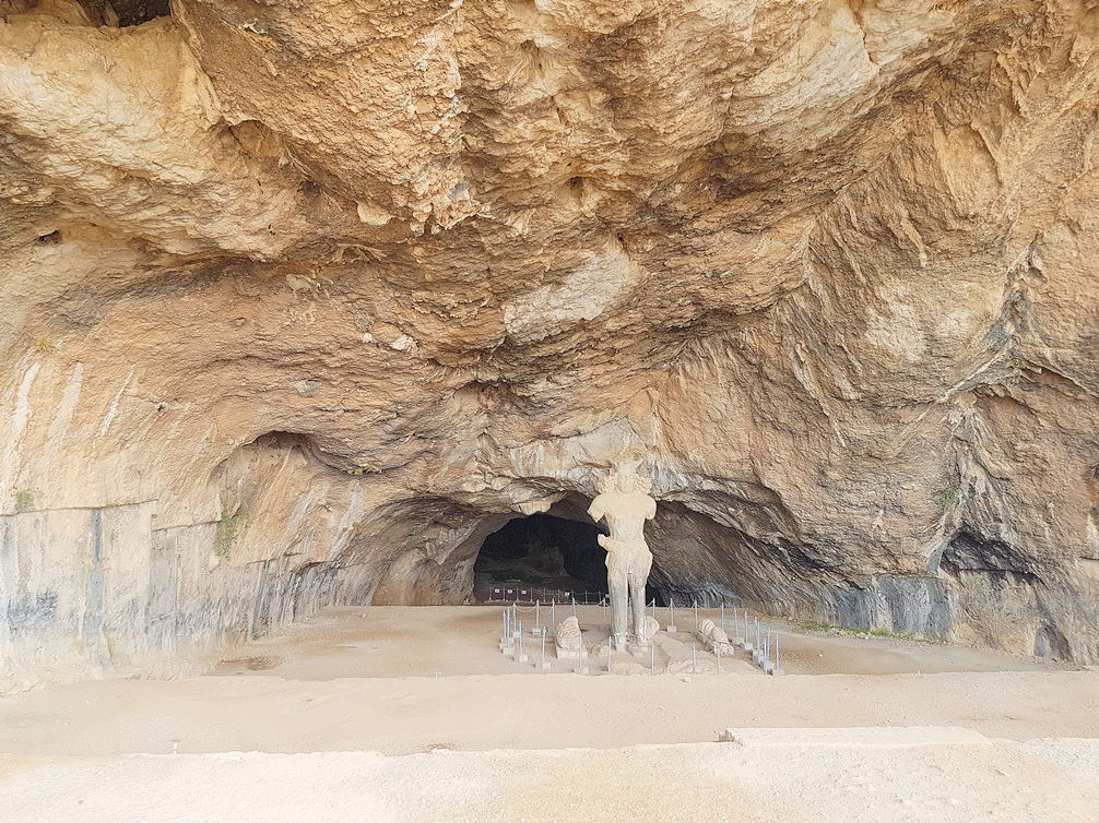 Shahpur Sassani Cave
