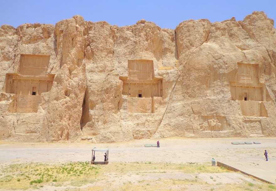 Naqsh e Rostam Iran Itineraries Naqsh-e Rostam is a wonderful and charming ancient site in Fars province. This rocky tourist attraction is located a few kilometers from Persepolis and near the city of Shiraz.