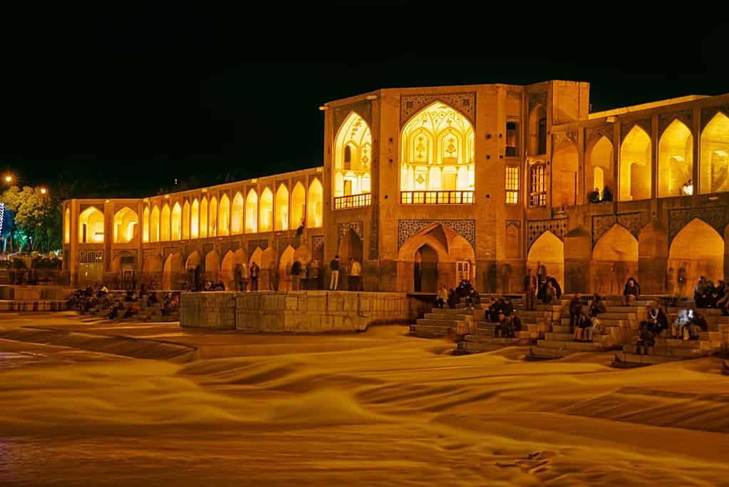 Si o Se Pol Bridge Isfahan Itineraries Si-o-Se-Pol Bridge