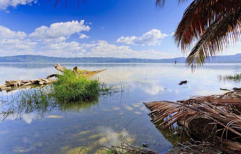Lake Bosumtwe Travel Destinations, Africa Tours in Ghana Lake Bosumtwe