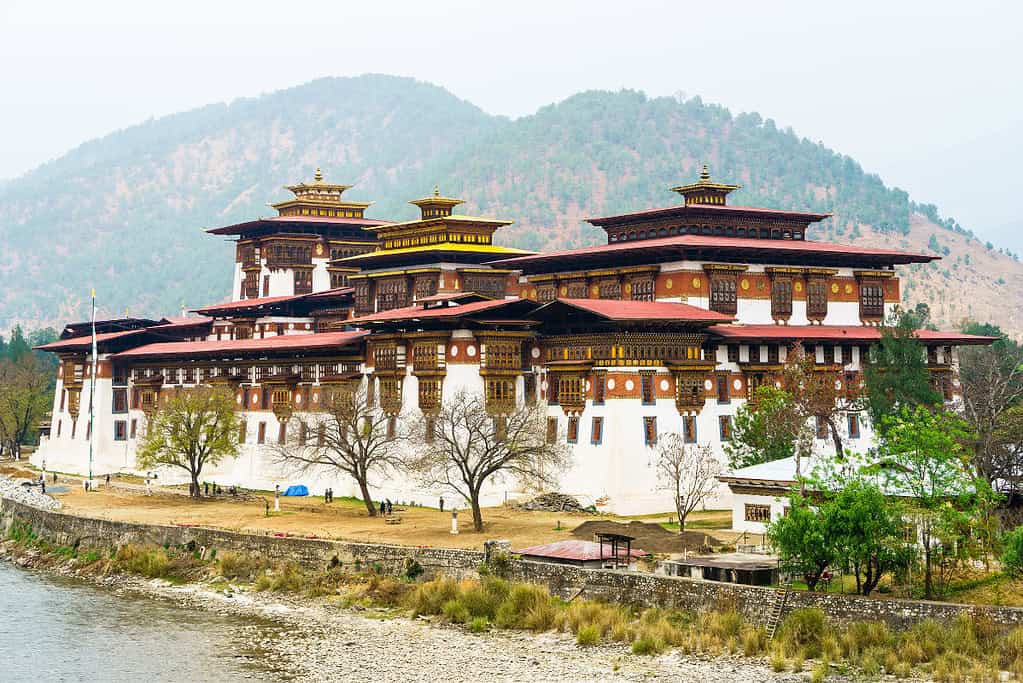 Dzongs the centre of temporal and religious authorities Punakha Dzong Wangdue Phodrang Dzong Paro Dzong Trongsa Dzong and Dagana Dzong UNESCO sites Dzongs_ the center of temporal and religious authorities (Punakha Dzong, Wangdue Phodrang Dzong, Paro Dzong, Trongsa Dzong, and Dagana Dzong)