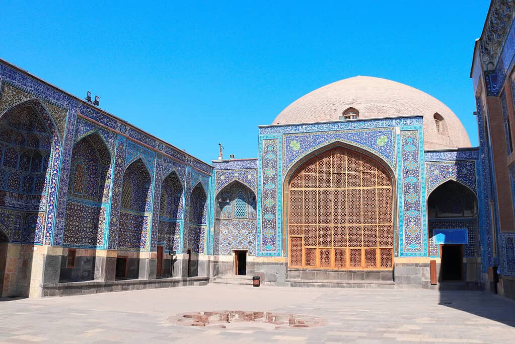Sheikh Safi al din Khanegah and Shrine Ensemble in Ardabil Sheikh Safi al-din Khānegāh and Shrine Ensemble in Ardabil