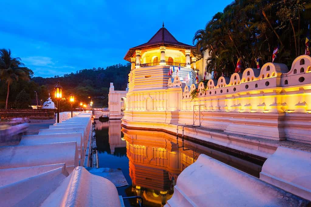 Temple of the Sacred Tooth Relic Sri Lanka 2 Temple of the Sacred Tooth Relic - Sri Lanka