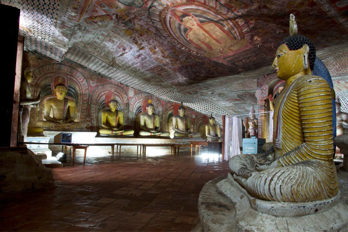Visit Dambulla Cave Temple