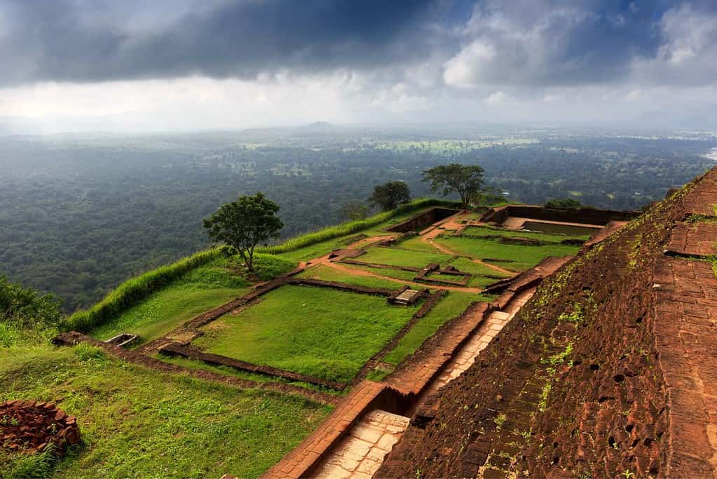 Visit Sigiriya Rock Fortress Visit Sigiriya Rock Fortress