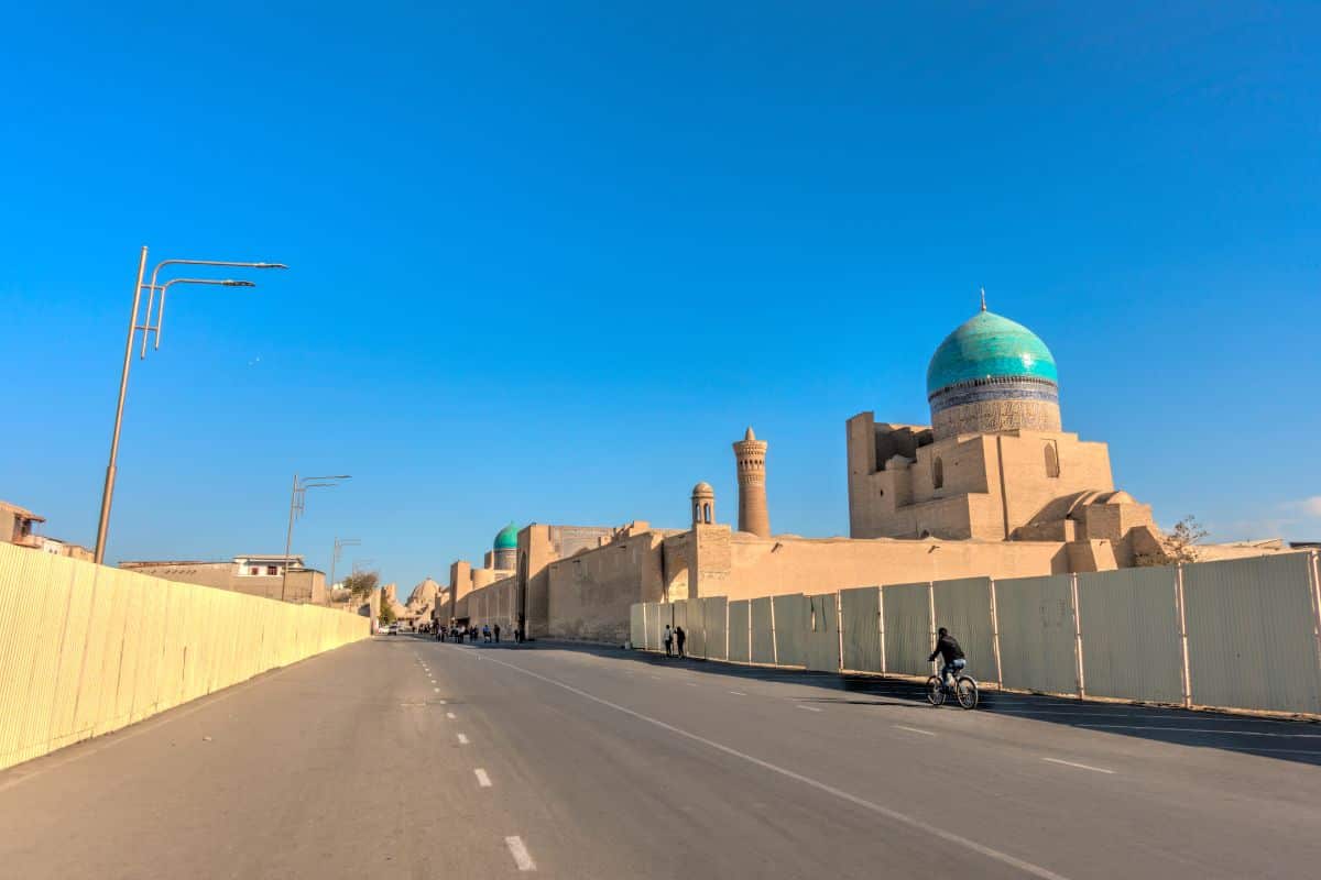 Kalyan Mosque and Minaret