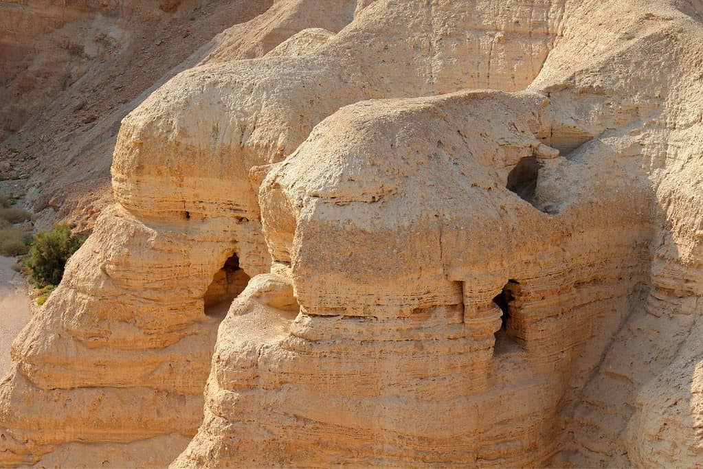 Qumran Caves 6 Qumran Caves
