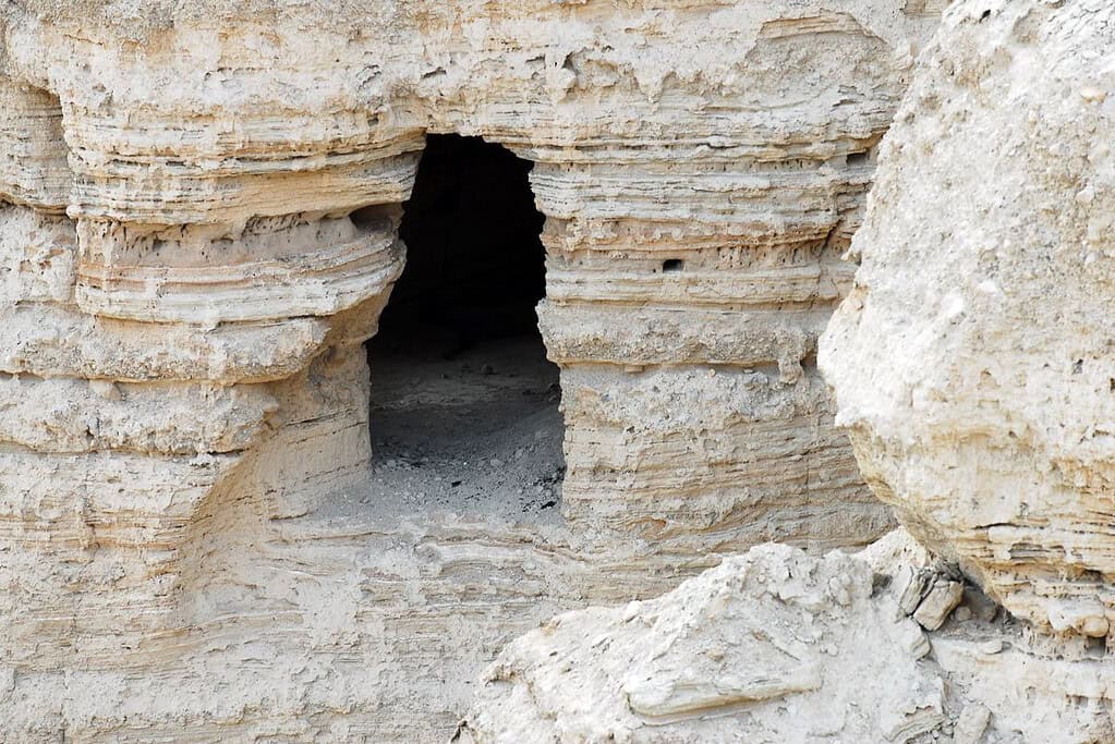 Qumran Caves 7 Qumran Caves