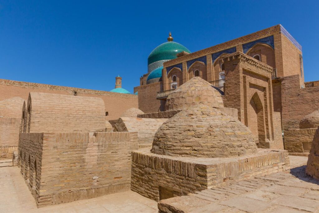 Travel to Pakhlavan Makhmud Mausoleum