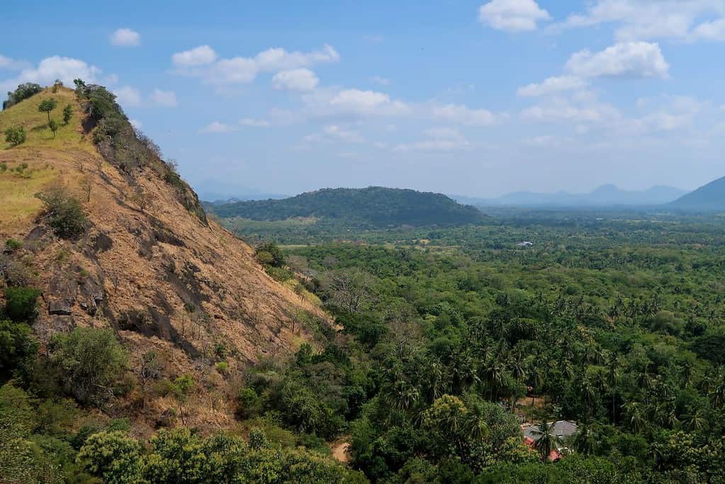 Visit Mihintale mountain Visit Mihintale mountain