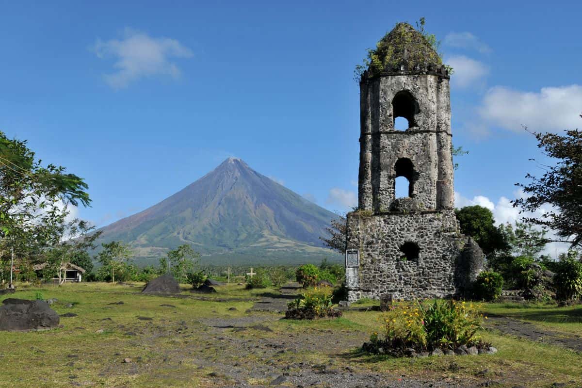 Mount Mayon Volcano Travel Mount Mayon Volcano