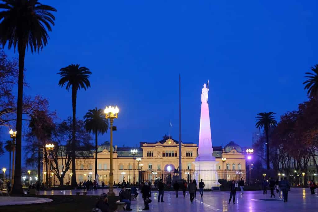 Visit Plaza de Mayo Attractions Visit Plaza de Mayo