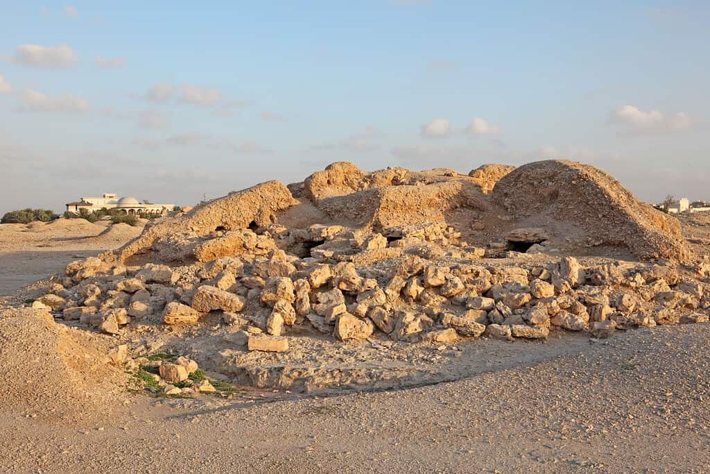 Burial Mounds of Aali Travel Destinations, Asia Burial Mounds of A'ali