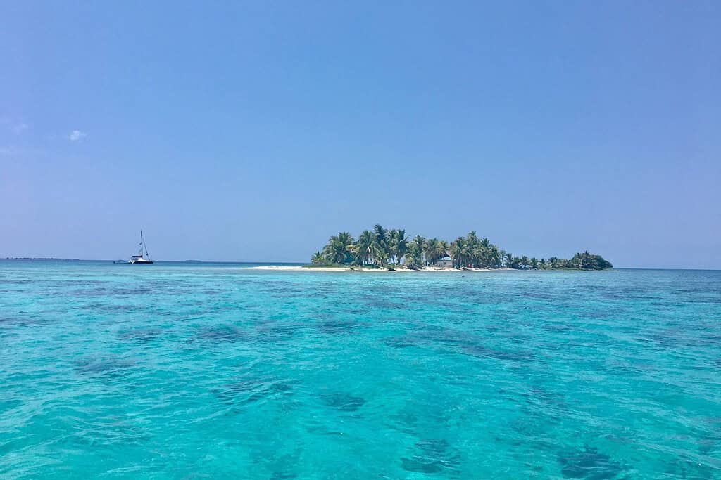 Laughing Bird Caye Travel Destinations, Americas Laughing Bird Caye