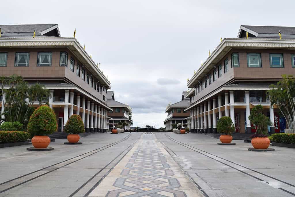 Yayasan Complex Travel Destinations, Asia Yayasan Complex