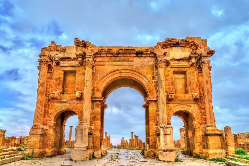 timgad roman ruins algeria 3 Timgad Roman Ruins in Algeria timgad roman ruins algeria 3
