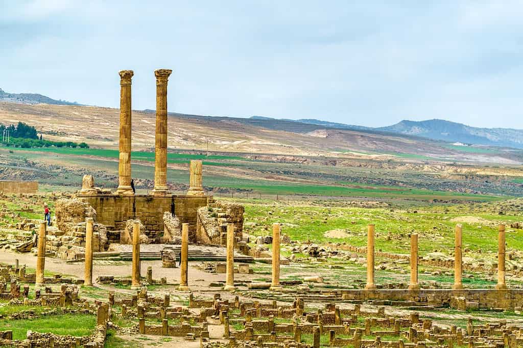 timgad roman ruins algeria 6 Timgad Roman Ruins in Algeria timgad roman ruins algeria 6