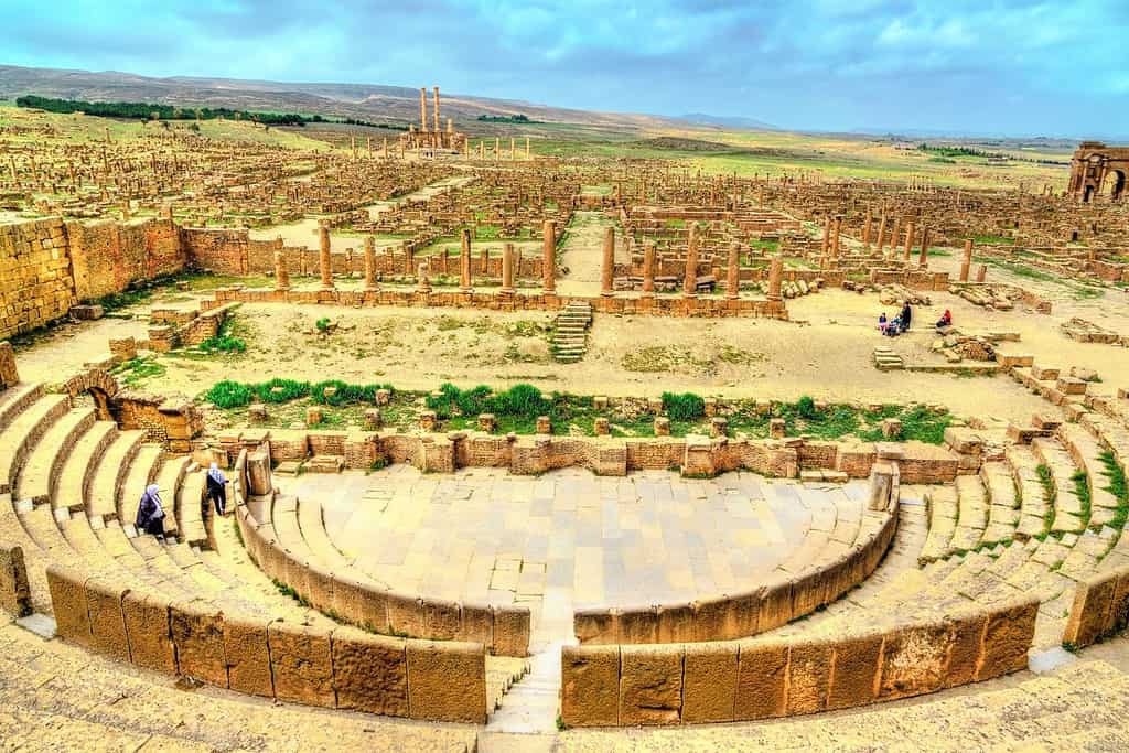 timgad roman ruins algeria 7 Timgad Roman Ruins in Algeria timgad roman ruins algeria 7