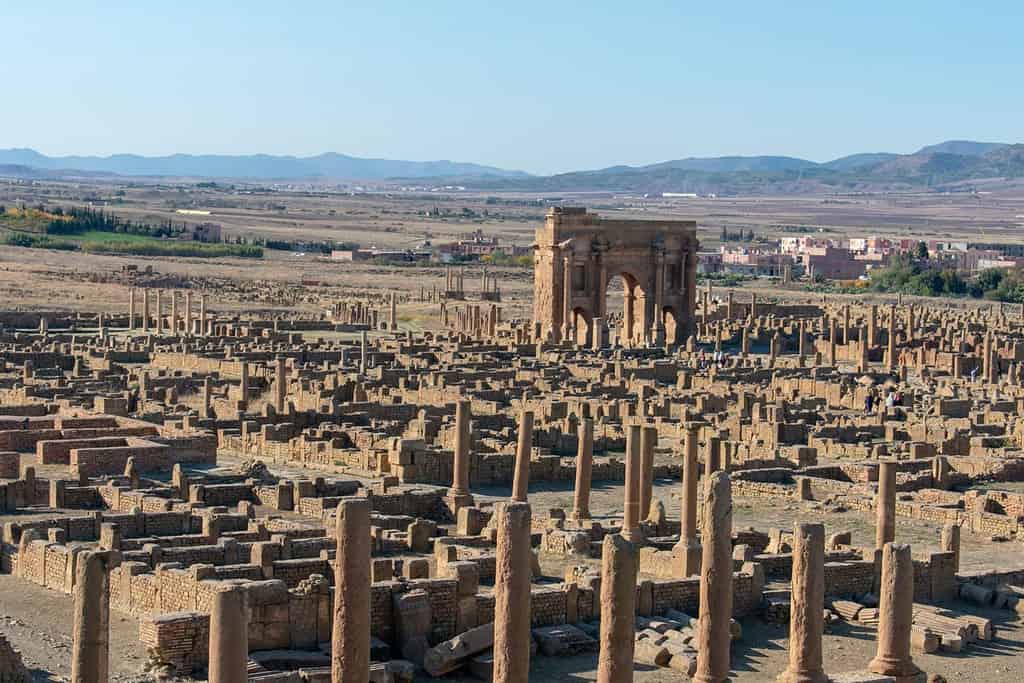 timgad roman ruins algeria 9 Timgad Roman Ruins in Algeria timgad roman ruins algeria 9