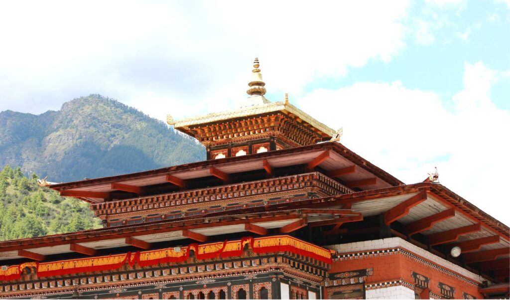 A majestic image of Trashichhoe Dzong, capturing its impressive architecture and traditional Bhutanese design.